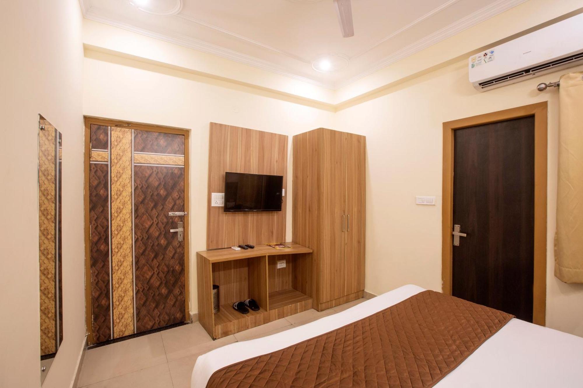 Hotel Lemon Suites & Banquet Noida Sector 62 Extérieur photo