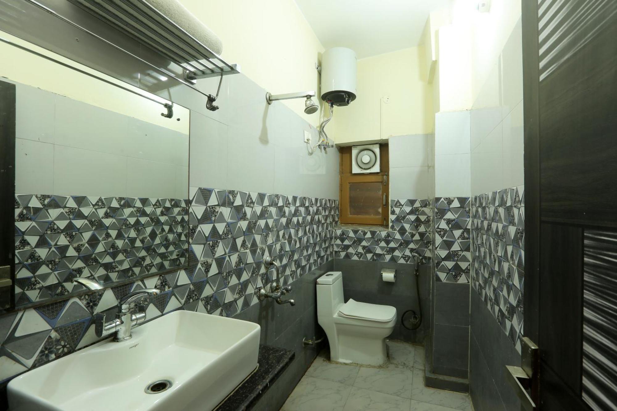 Hotel Lemon Suites & Banquet Noida Sector 62 Extérieur photo