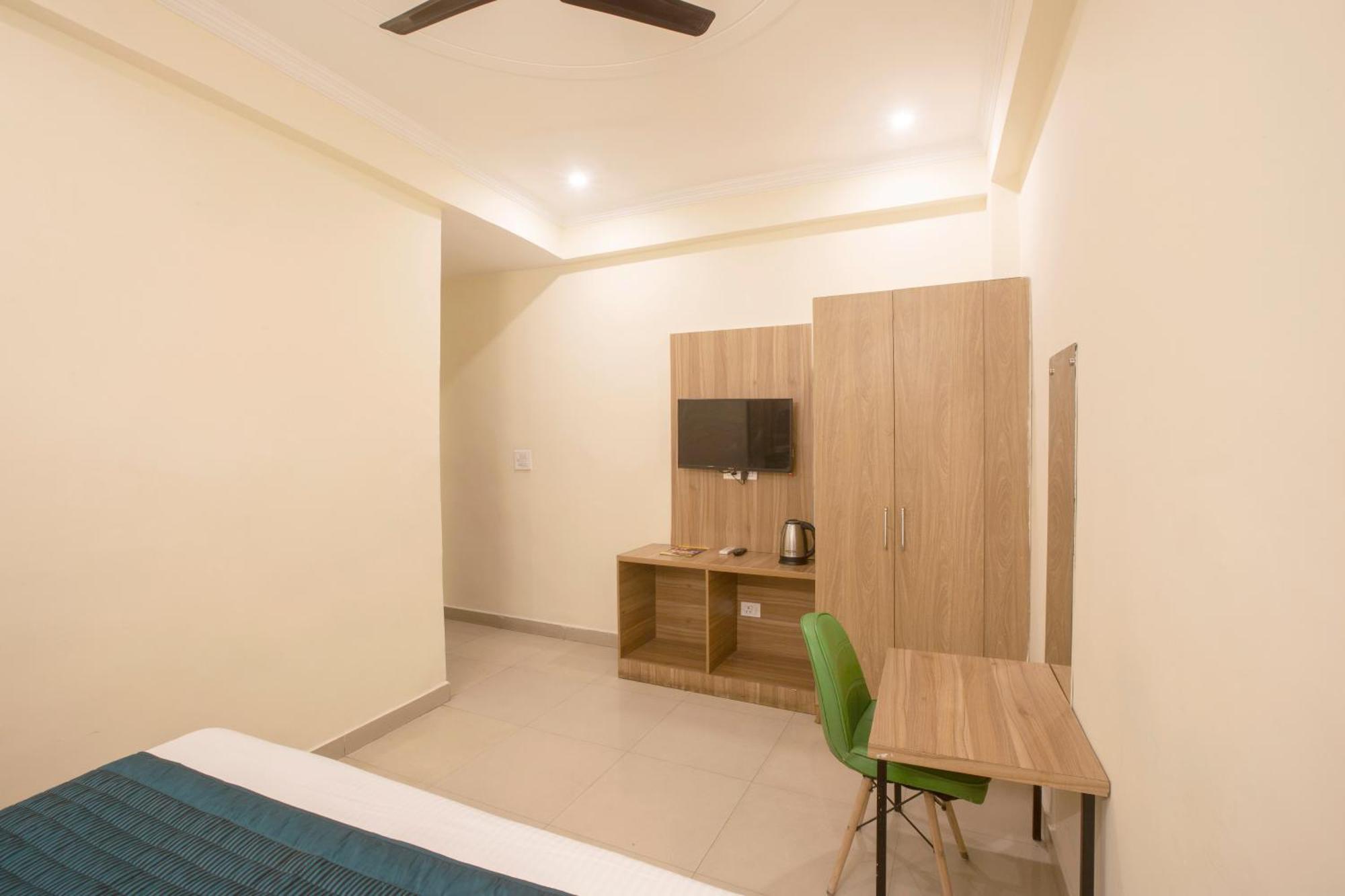 Hotel Lemon Suites & Banquet Noida Sector 62 Extérieur photo