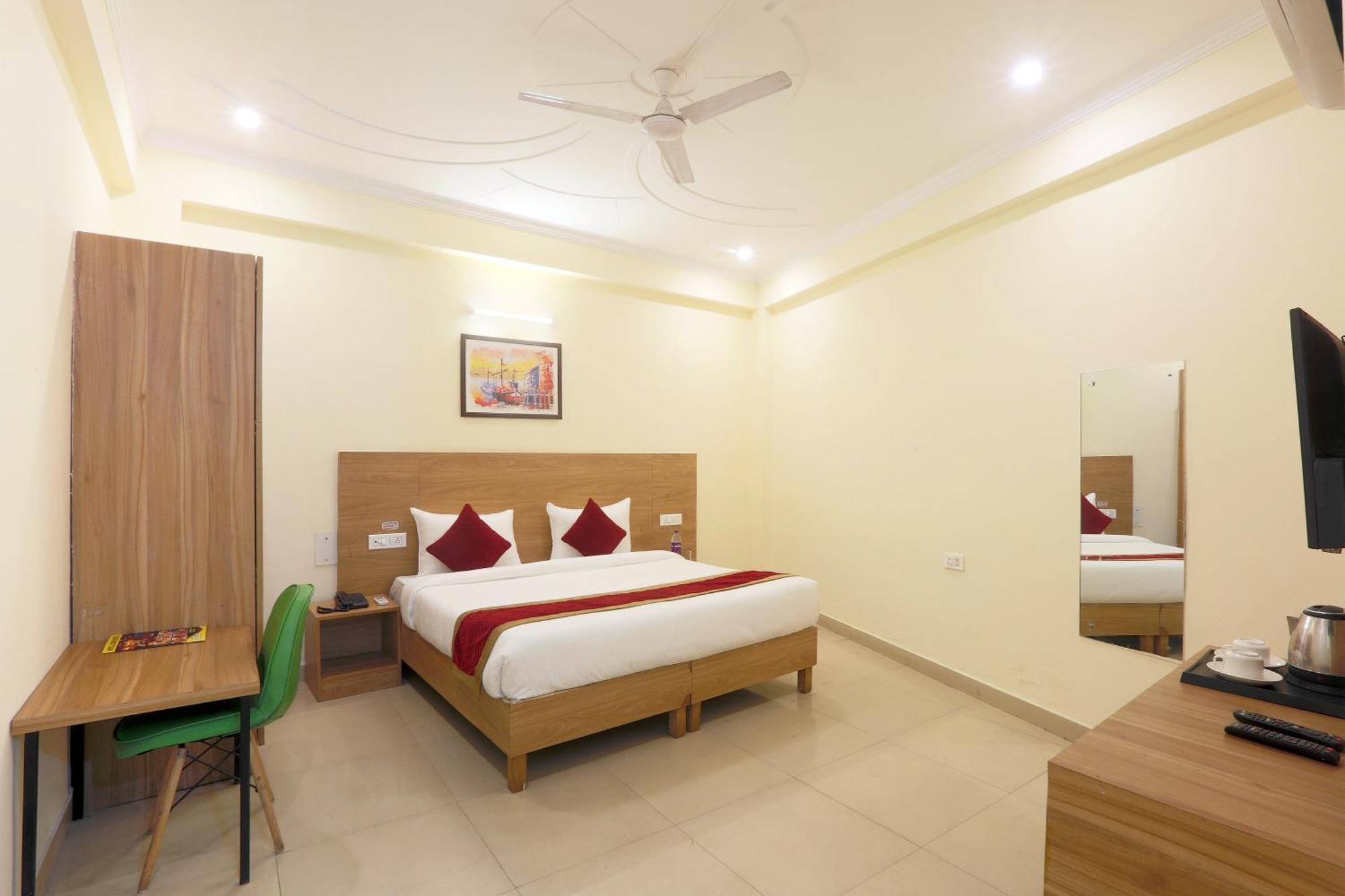 Hotel Lemon Suites & Banquet Noida Sector 62 Extérieur photo