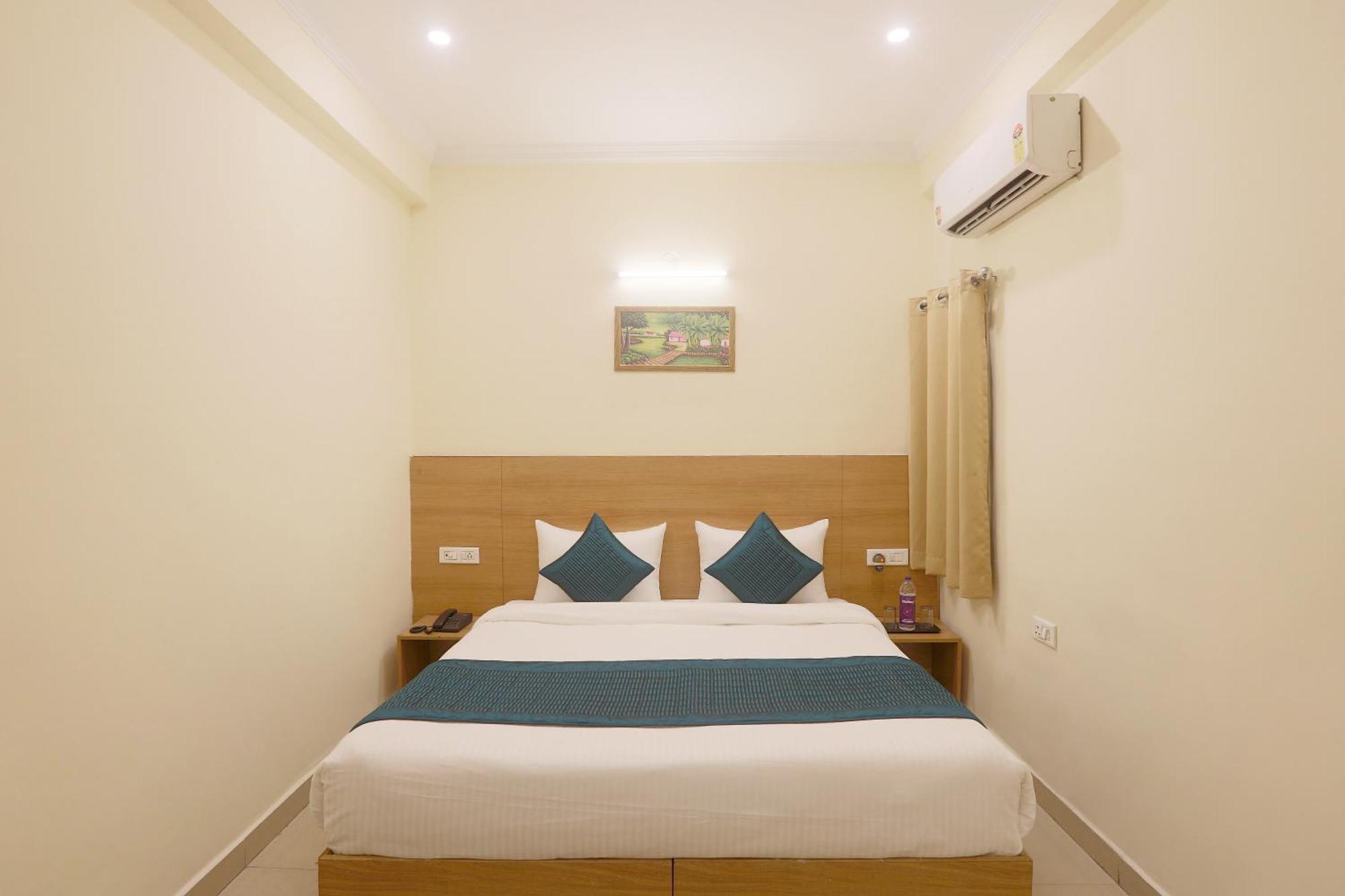 Hotel Lemon Suites & Banquet Noida Sector 62 Extérieur photo