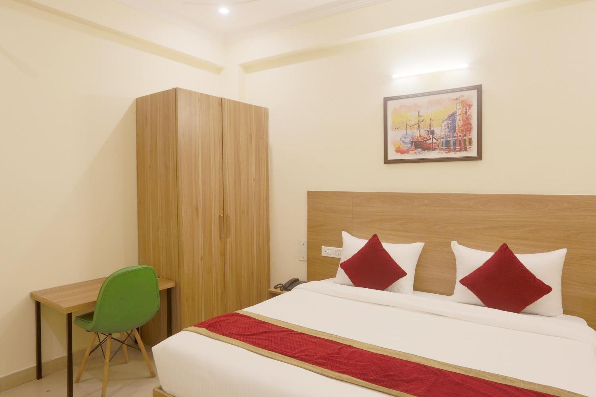Hotel Lemon Suites & Banquet Noida Sector 62 Extérieur photo