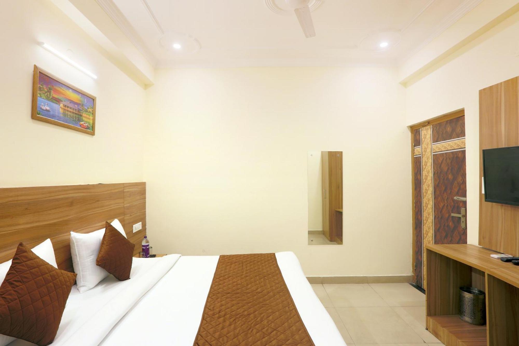 Hotel Lemon Suites & Banquet Noida Sector 62 Extérieur photo