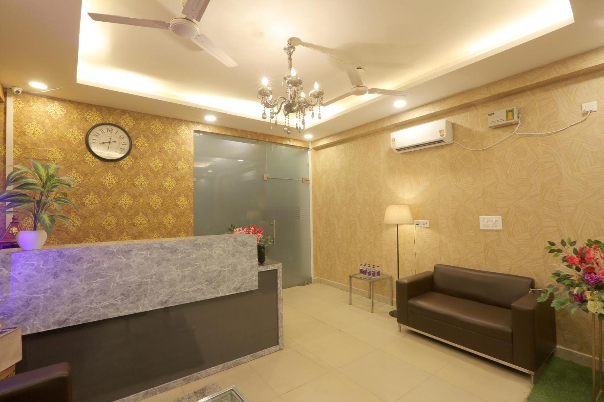 Hotel Lemon Suites & Banquet Noida Sector 62 Extérieur photo